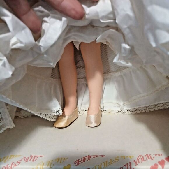 Vintage Effanbee Doll 15ins Tall the Bride. 1522 - Picture 5 of 11